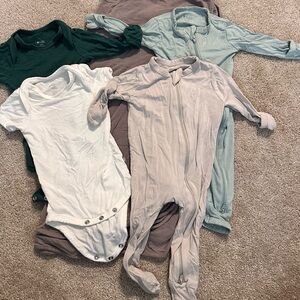 Kyte BABY Set- body suits, sleeper, romper and swaddle blanket